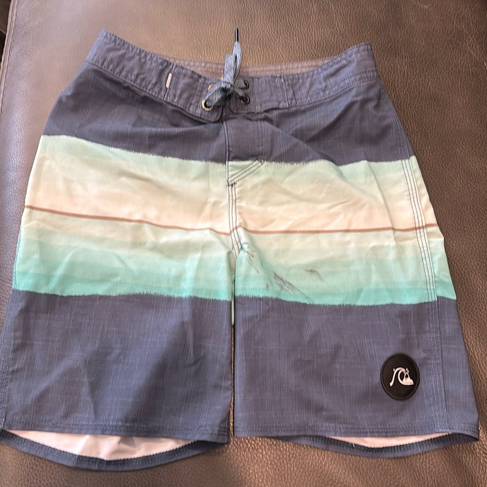 Boys Quiksilver Boardshorts Sz 24/8